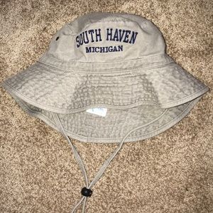 Adorable bucket hat!